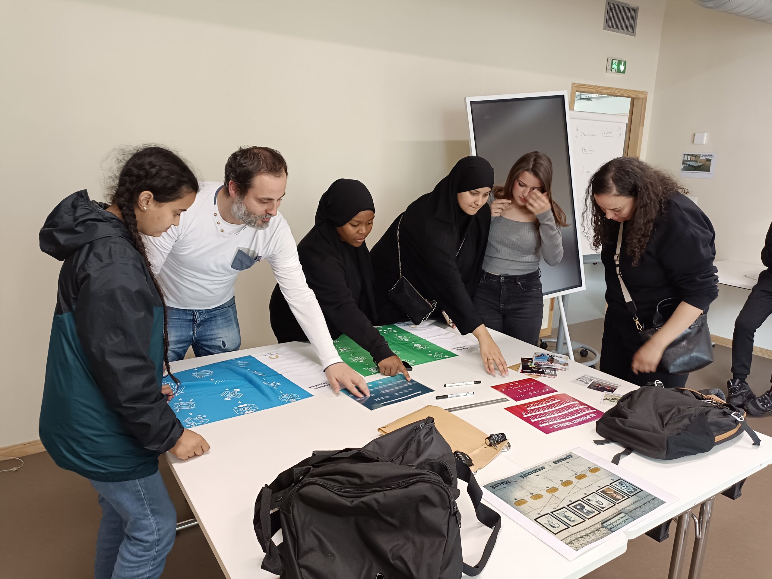 Création des énigmes avec les jeunes de la ville de Gennevilliers